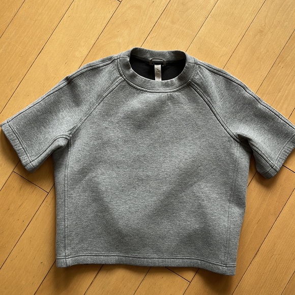 Lululemon Cropped Short Sleeve Size 6 - Picture 7 of 11